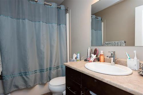 15 Stan Bailie Dr, Winnipeg, MB 