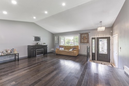 1852 Crossglen Court  Kelowna, BC V1V 1S4