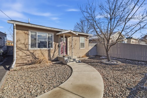 922 Westminster Avenue  Kamloops, BC V2B 1P1