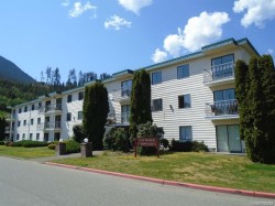 #310-611 MacMillan Dr Sayward, BC V0P 1R0