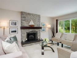 4290 Eastridge Cres Saanich, BC V8Z 6B6