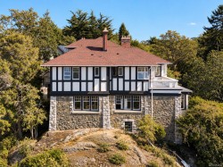 515 Foul Bay Rd Victoria, BC V8S 4G9