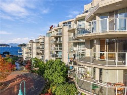 #402-158 Promenade Dr Nanaimo, BC V9R 6M7