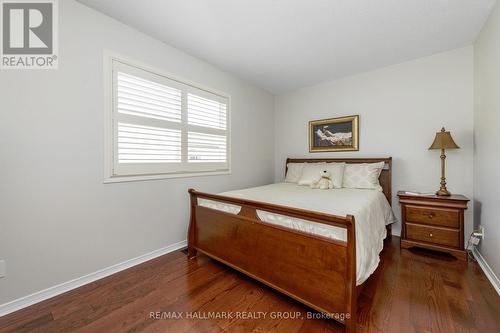 Primary bedroom - 15 Provender Avenue, Ottawa, ON 