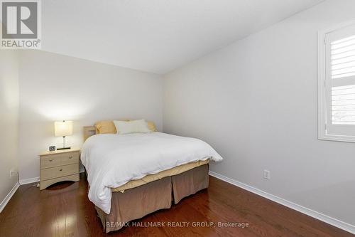15 Provender Avenue, Ottawa, ON 