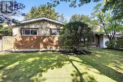 11 WALLFORD WAY Ottawa, ON K2E 6B1