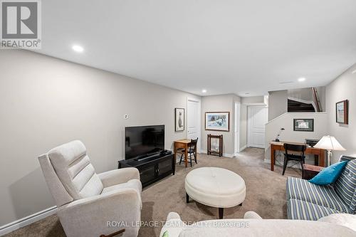 249 Kimpton Drive, Ottawa, ON 