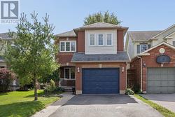 25 MALLORY STREET Clarington, ON L1E 2B4