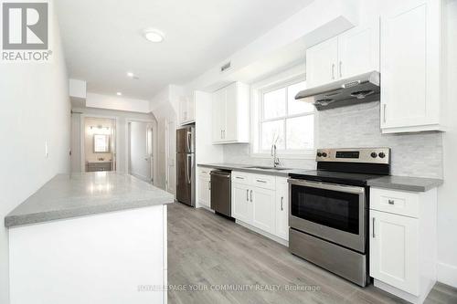 2A - 352 MAIN STREET N , Markham, Ontario L3P 1Z1 2
