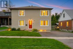 67 VANCOUVER STREET Barrie, ON L4M 4M2