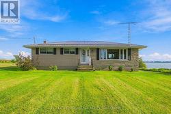 15 SOUTH SHORE ROAD Frontenac Islands (Wolfe Island), ON K0H 2Y0