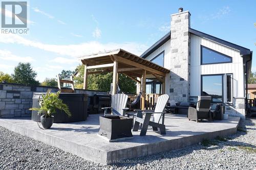 7 FIFTH AVENUE  Kirkland Lake (Larder Lake), ON P0J 1L0