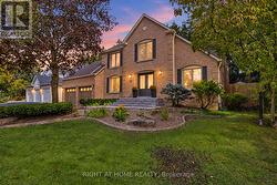 11 HARROWSMITH PLACE Richmond Hill, ON L4E 2K1