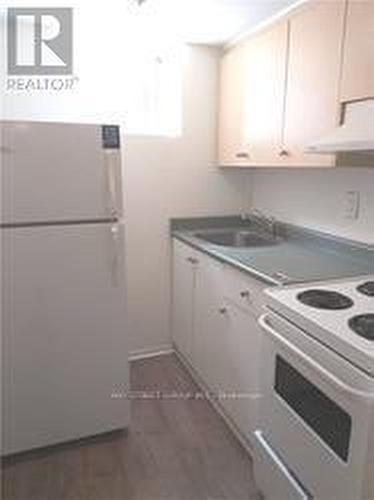 263 WRIGHT AVENUE , Toronto, Ontario M6R 1L7 5