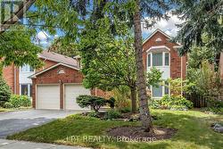 1579 LOVELADY CRESCENT Mississauga, ON L4W 2Y9