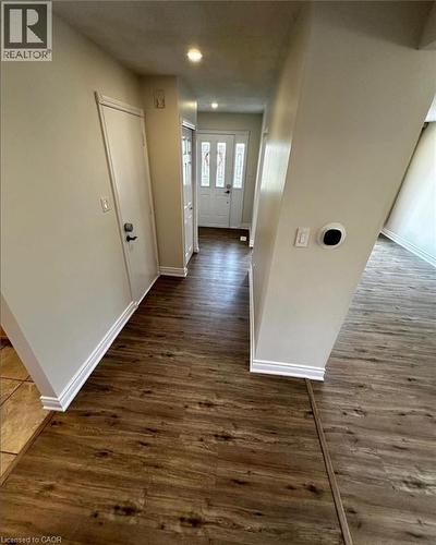 535 APPLEDALE Crescent Unit# Upper , Waterloo, Ontario N2T 1V8 2