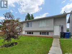 209 Hedley STREET Saskatoon, SK S7N 1Z9