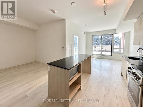 730 - 31 TIPPETT ROAD , Toronto, Ontario M3H 0C8 4