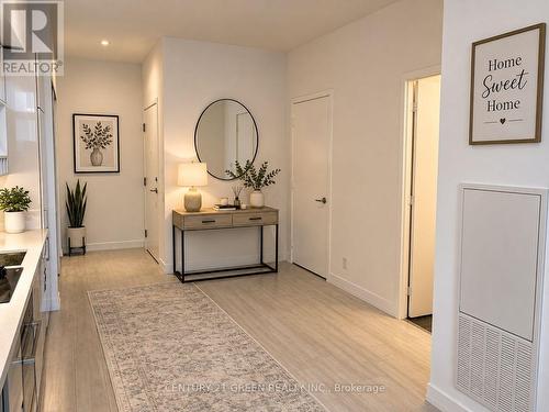 807 - 950 PORTAGE PARKWAY , Vaughan, Ontario L4K 0J7 2