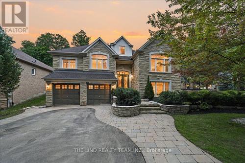 109 WILLIS DRIVE  Aurora, ON L4G 7M4