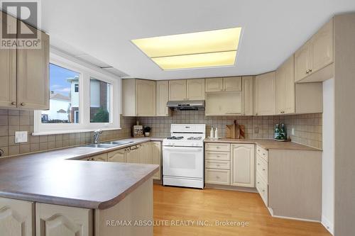 Loads of counter space - 38 Forestglade Crescent, Ottawa, ON 