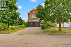 144 COVE Crescent  Stoney Creek, ON L8E 5A2