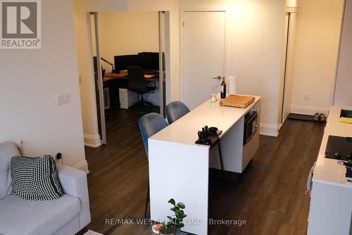 #2304 - 89 CHURCH STREET , Toronto, Ontario M5C 0B7 2