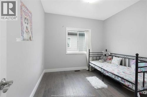 192 LENNOX AVENUE , Essex, Ontario N8M 0A7 5