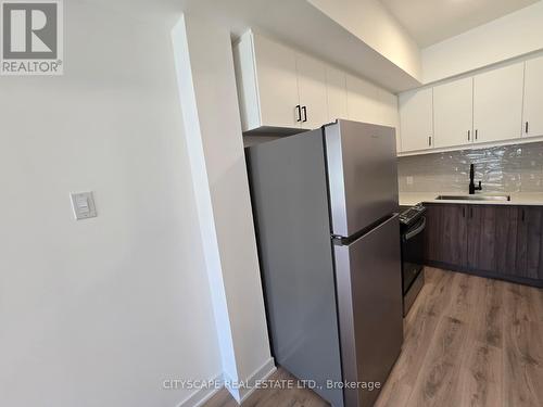 7 - 531 BIG BAY POINT , Barrie, Ontario L4N 3Z6 4