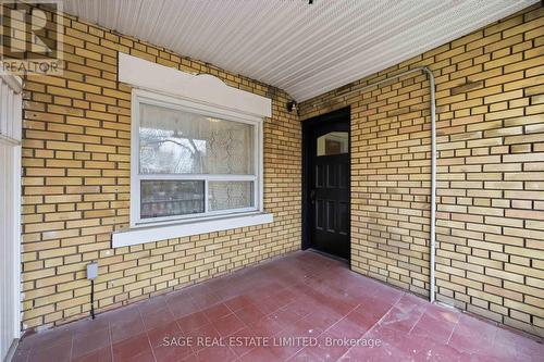 MAIN FLOOR - 251 HIGH PARK AVENUE , Toronto, Ontario M6P 2S5 4
