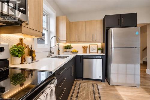 329 ROSEDALE Avenue Unit# 1 , Hamilton, Ontario L8K 4N9 3