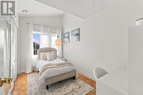 7331 Cork Tree Row, Mississauga, ON 