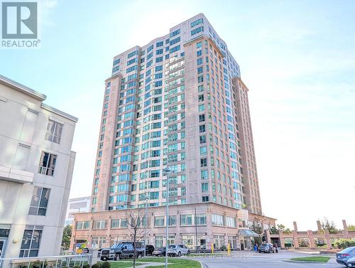 1701 - 8 LEE CENTRE DRIVE  Toronto, ON M1H 3H8