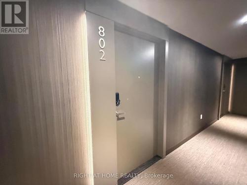 802 - 448 BURNHAMTHORPE ROAD , Mississauga, Ontario L5B 0R4 5