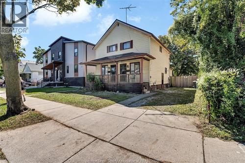 923-925 CALIFORNIA AVENUE  Windsor, ON N9B 2Z5
