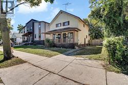 923-925 CALIFORNIA AVENUE Windsor, ON N9B 2Z5