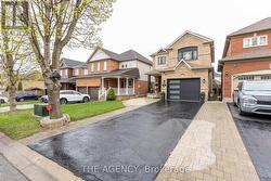 54 THAMES DRIVE Whitby, ON L1R 2R1