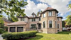 25 GUINEVERE COURT Richmond Hill, ON L4C 0P7