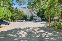 909 - 700 DYNES ROAD  Burlington, ON L7M 3N2