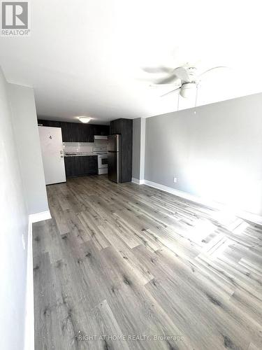 4 - 11 DONALD AVENUE , Toronto, Ontario M6M 1J7 3