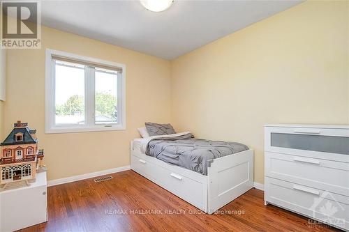 2678 Ulster Crescent, Ottawa, ON 