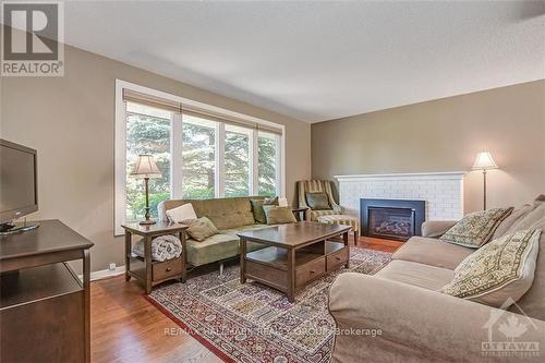 2678 Ulster Crescent, Ottawa, ON 