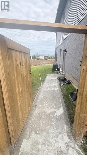 LOWER - 7330 MARVEL DRIVE , Niagara Falls (Brown), Ontario L2H 3V5 3