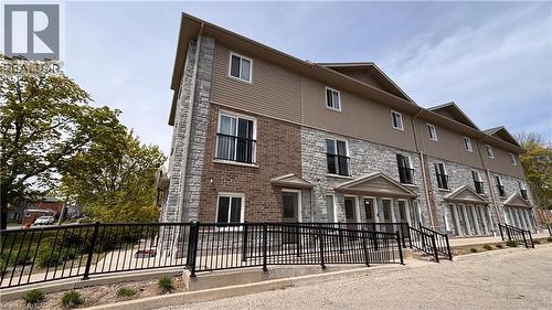 122 COURTLAND Avenue E Unit# 1  Kitchener, ON N2H 1Y9