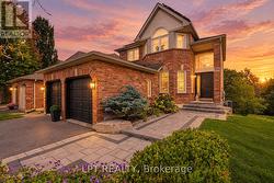 370 SILKEN LAUMANN DRIVE Newmarket, ON L3X 2J1