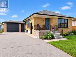 64 HART AVENUE Toronto, ON M1K 3H4