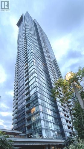 2111 - 25 TELEGRAM MEWS , Toronto, Ontario M5V 3Z1 2