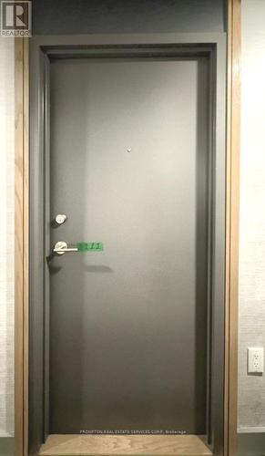 2111 - 25 TELEGRAM MEWS , Toronto, Ontario M5V 3Z1 4