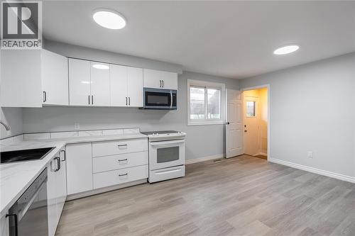 1104 OVERLEA CRESCENT , Sarnia, Ontario N7S 4E7 5
