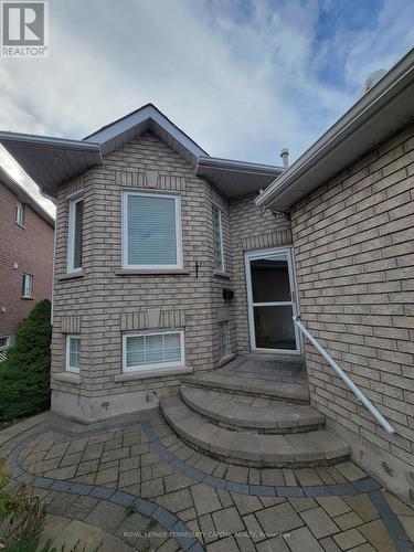 LOWER - 68 BIRD STREET , Barrie, Ontario L4N 0X3 3